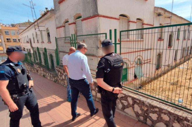 El Ayuntamiento fuerza la desocupación del antiguo cuartel de la Guardia Civil por salud pública
