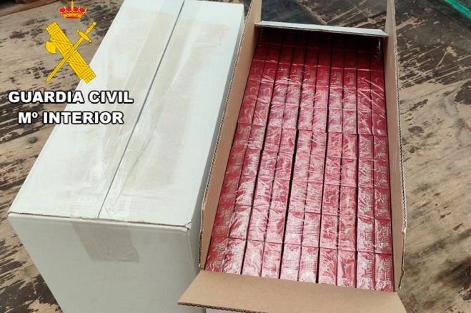 Parte de la mercancía intervenida.