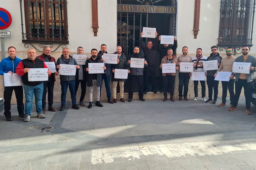 Manifestación a las puertas del Consistorio.