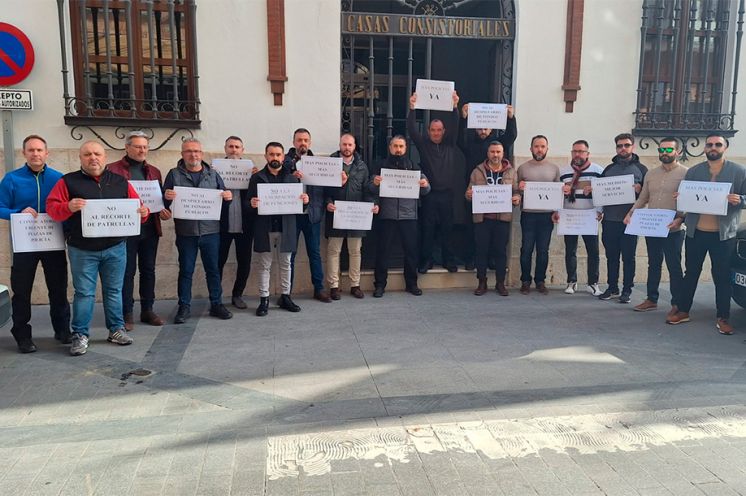 Manifestación a las puertas del Consistorio.