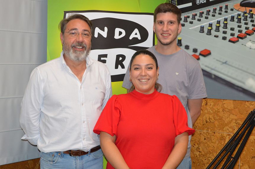 Equipo de AVAS Formación visitan Onda Cero.
