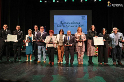 El Ayuntamiento de Puente Genil hace entrega de los reconocimientos con motivo del Día de Andalucía