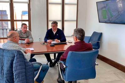 El Ayuntamiento anuncia el proyecto para la construcción de un campo de fútbol en Miragenil