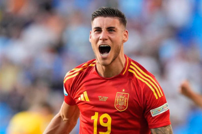 Roberto Fernández, tras los pasos de “Poli”, lucirá la segunda estrella con la selección española