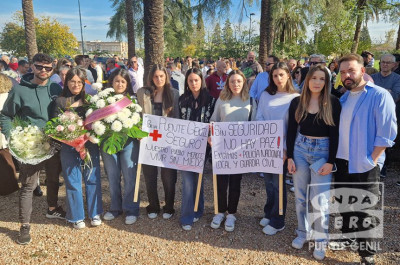 Unas 3.000 pontenenses se concentran en recuerdo de Andrea y para pedir más seguridad en las calles