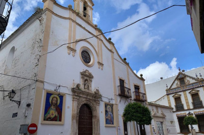 Las lluvias motivan la clausura de la Exposición de Arte Cofrade y varias dependencias de "Los Frailes"